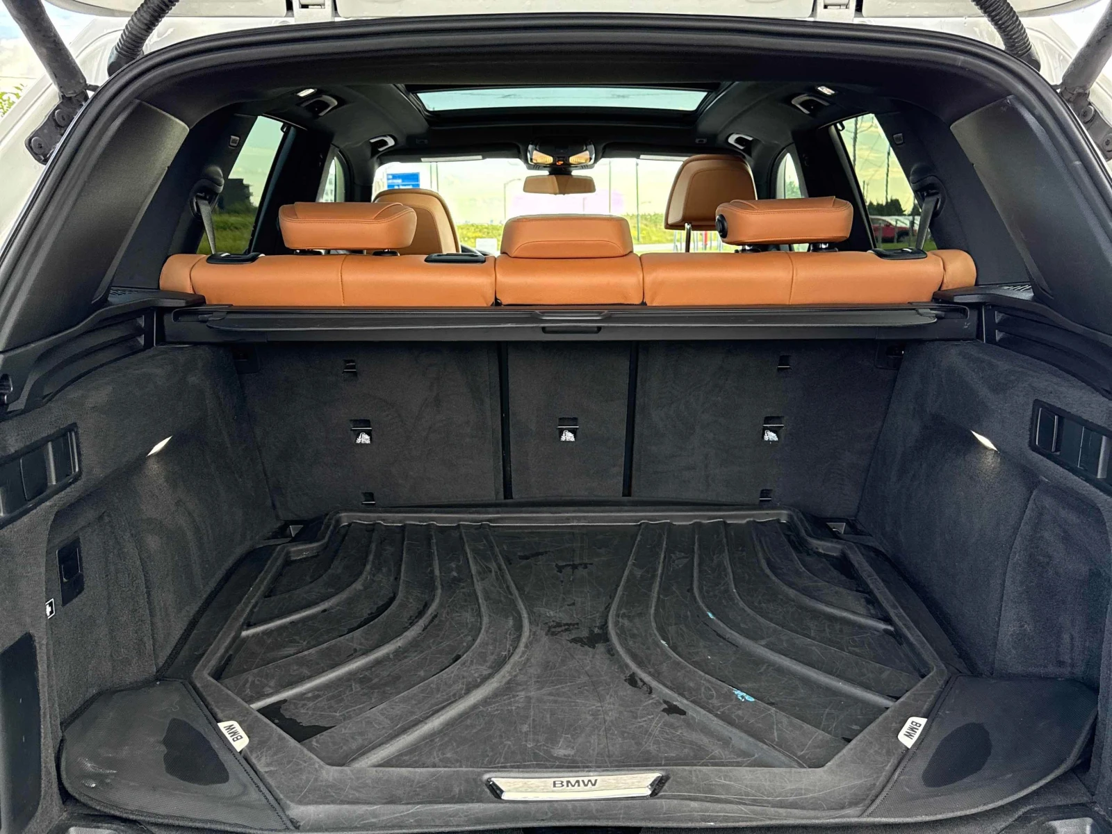 BMW X5 xDrive40i / 360 / DIS / Harman Kardon / CARFAX, снимка 13 - Автомобили и джипове - 55812298