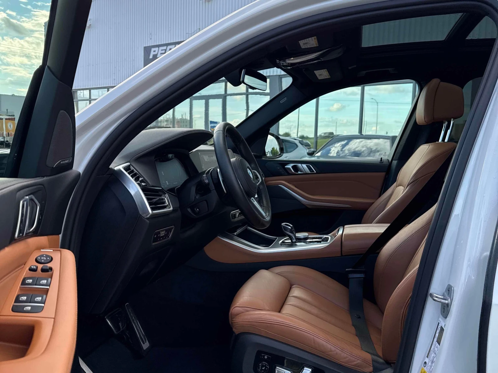 BMW X5 xDrive40i / 360 / DIS / Harman Kardon / CARFAX, снимка 11 - Автомобили и джипове - 55812298