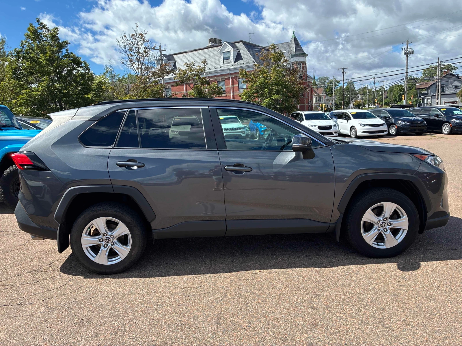 Toyota Rav4 * XLE * CARFAX * ОПЦИЯ ЗА ФИНАНСИРАНЕ, снимка 17 - Автомобили и джипове - 56127345