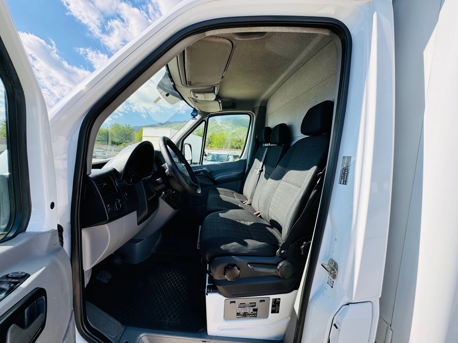 Mercedes-Benz Sprinter 316 Немски!КАТО НОВ!ТОП!ТОП!ТОП!НАВИ!КЛИМАТР! - изображение 9