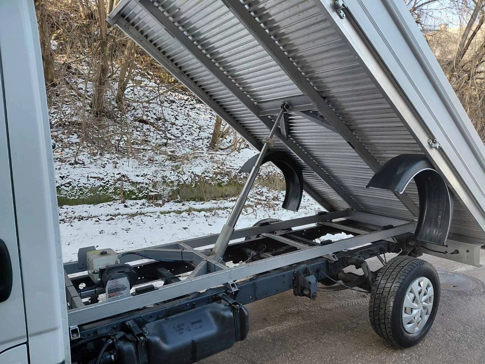 Iveco 35c11 Самосвал - изображение 10