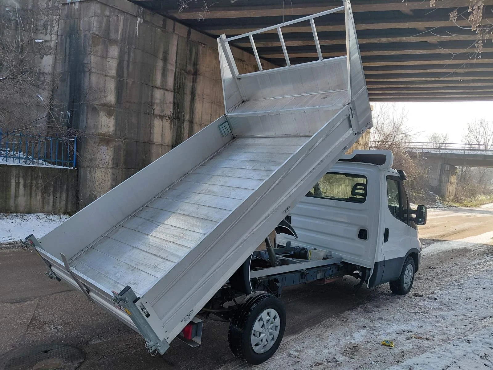 Iveco 35c11 Самосвал - изображение 8