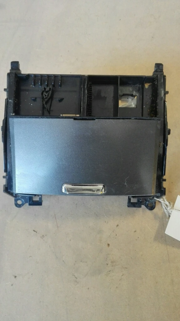 Пепелник преден Лексус IS220