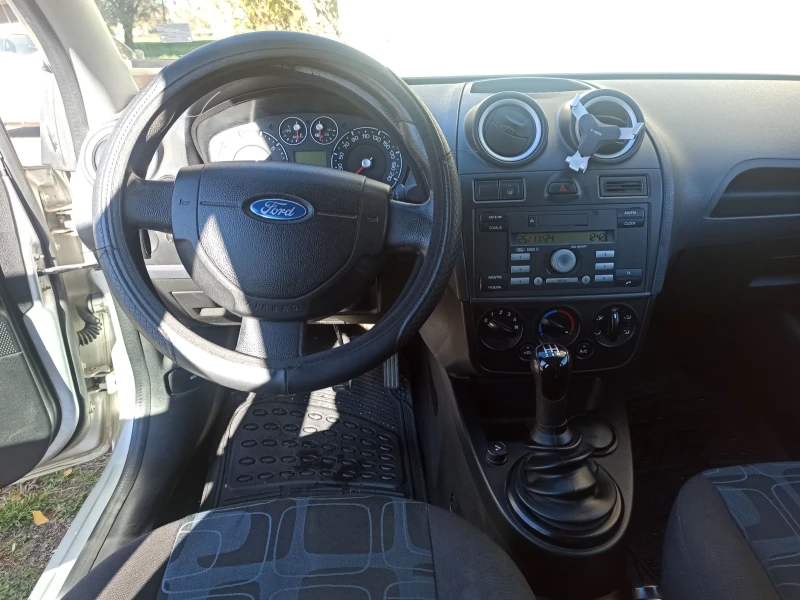 Ford Fiesta 1.3, снимка 6 - Автомобили и джипове - 48099463