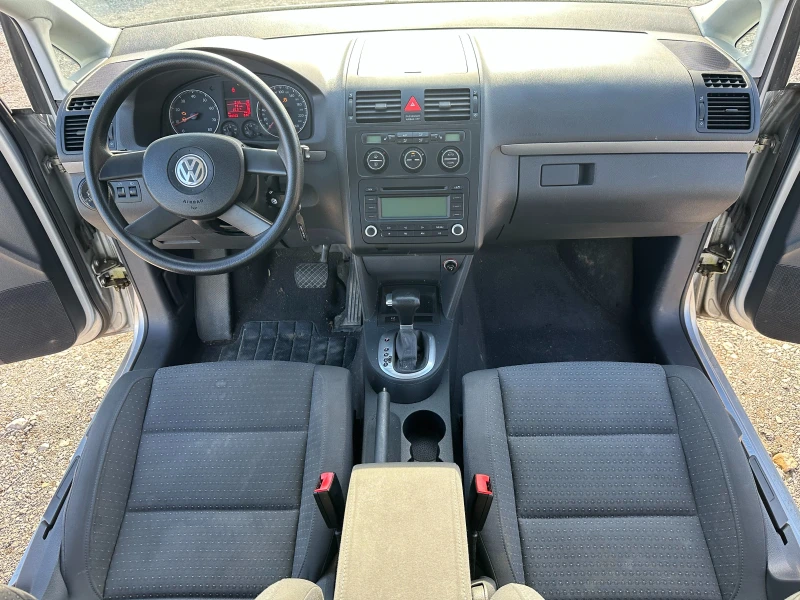 VW Touran 2.0i 150kc AUTOMAT, снимка 10 - Автомобили и джипове - 48814019