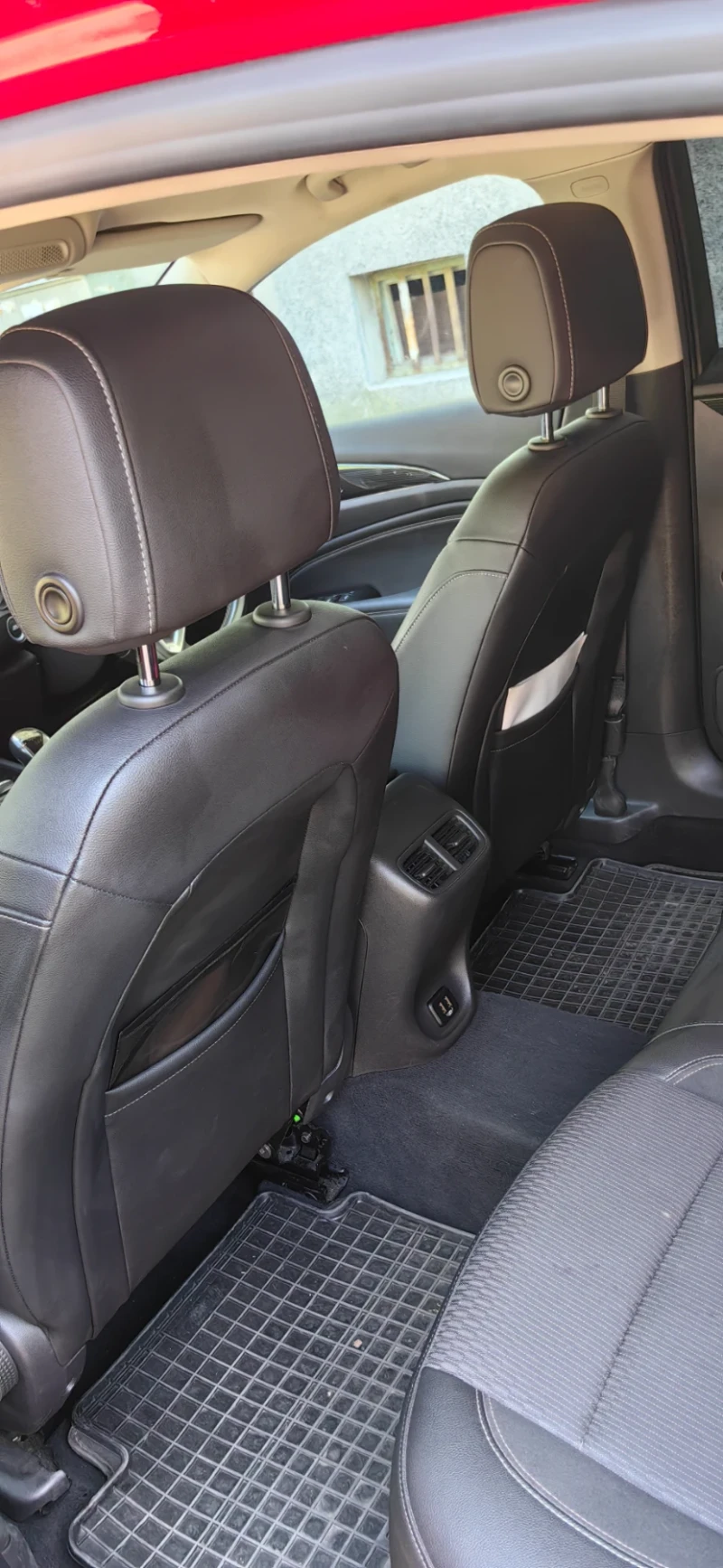 Opel Insignia 1.5 турбо, снимка 17 - Автомобили и джипове - 52598492