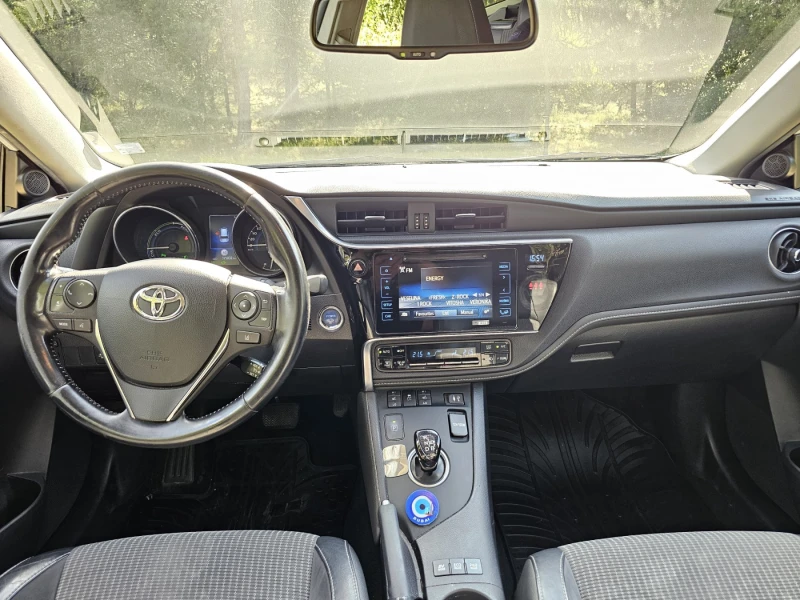 Toyota Auris HSD HIGH Plus (Chic Xtra), снимка 10 - Автомобили и джипове - 52523650
