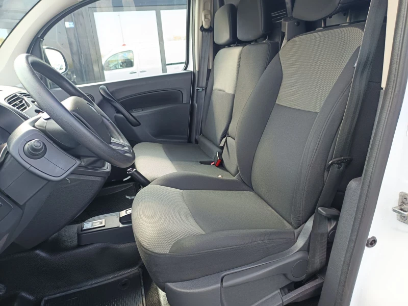 Renault Kangoo 1.5dci/90к.с./ MAXI/ КАПАРИРАН, снимка 12 - Автомобили и джипове - 52090227