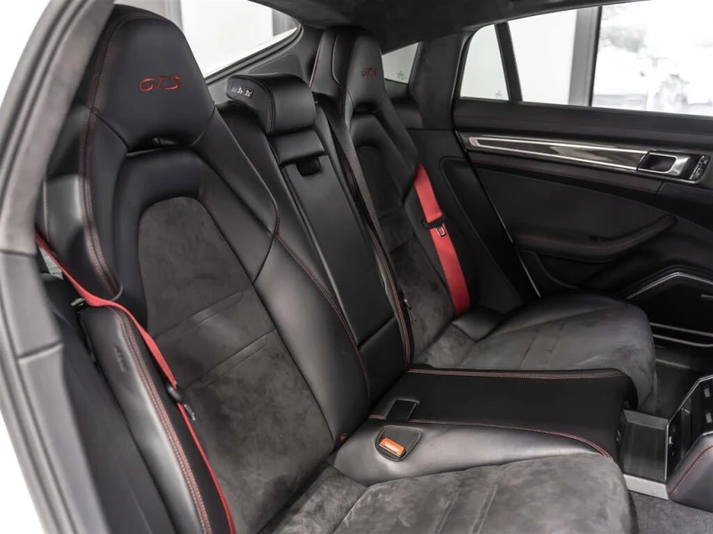 Porsche Panamera GTS* AWD* АвтоКредит* (ЦЕНА ДО БГ), снимка 10 - Автомобили и джипове - 52973745