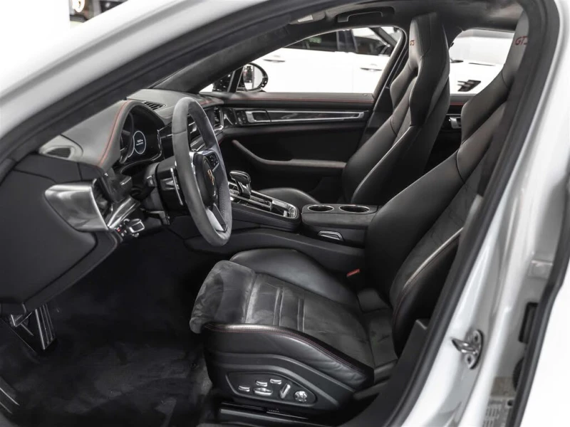 Porsche Panamera GTS* AWD* АвтоКредит* (ЦЕНА ДО БГ), снимка 6 - Автомобили и джипове - 52973745