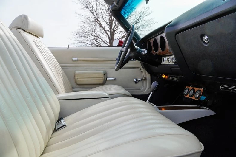 Pontiac Gto, снимка 15 - Автомобили и джипове - 53920051