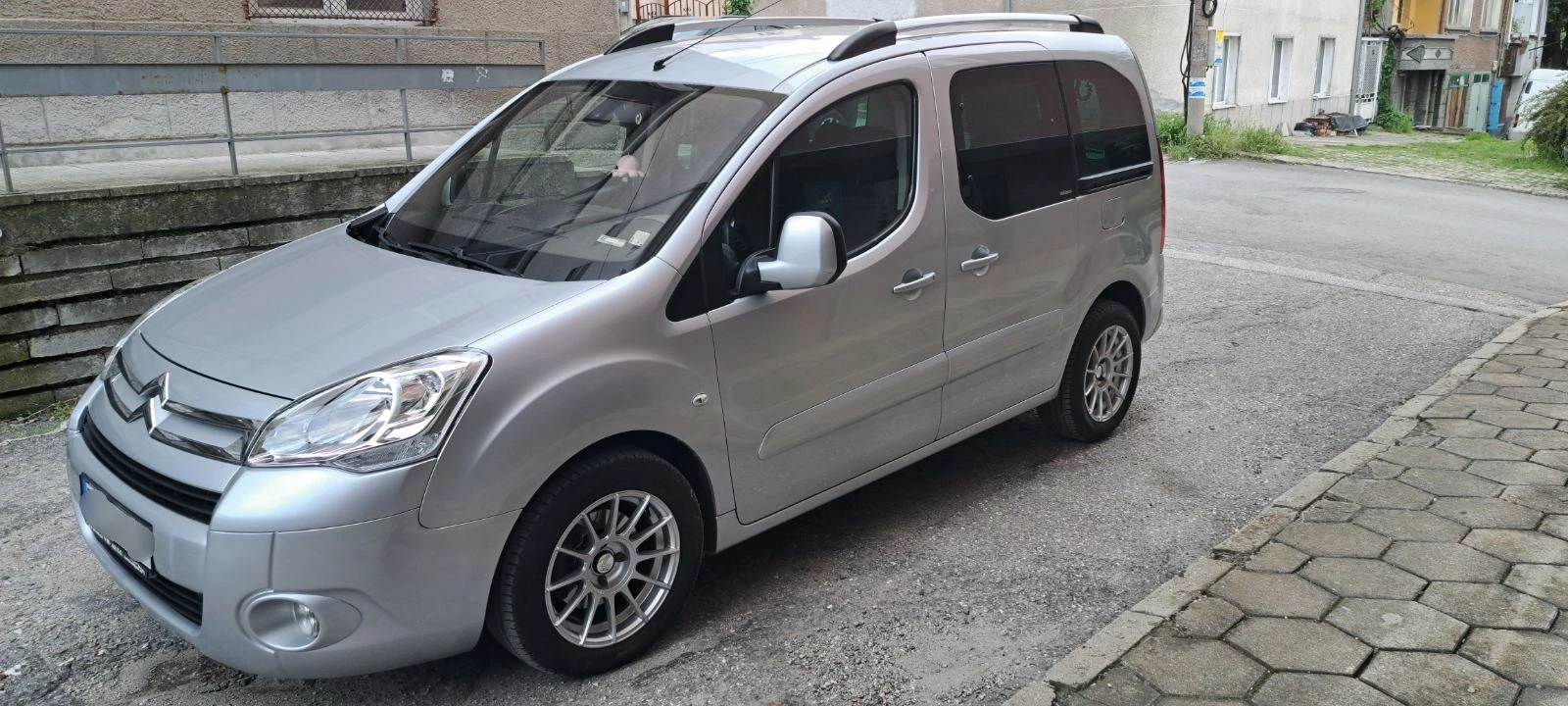 Citroen Berlingo 1.6 90кс Navi - изображение 3
