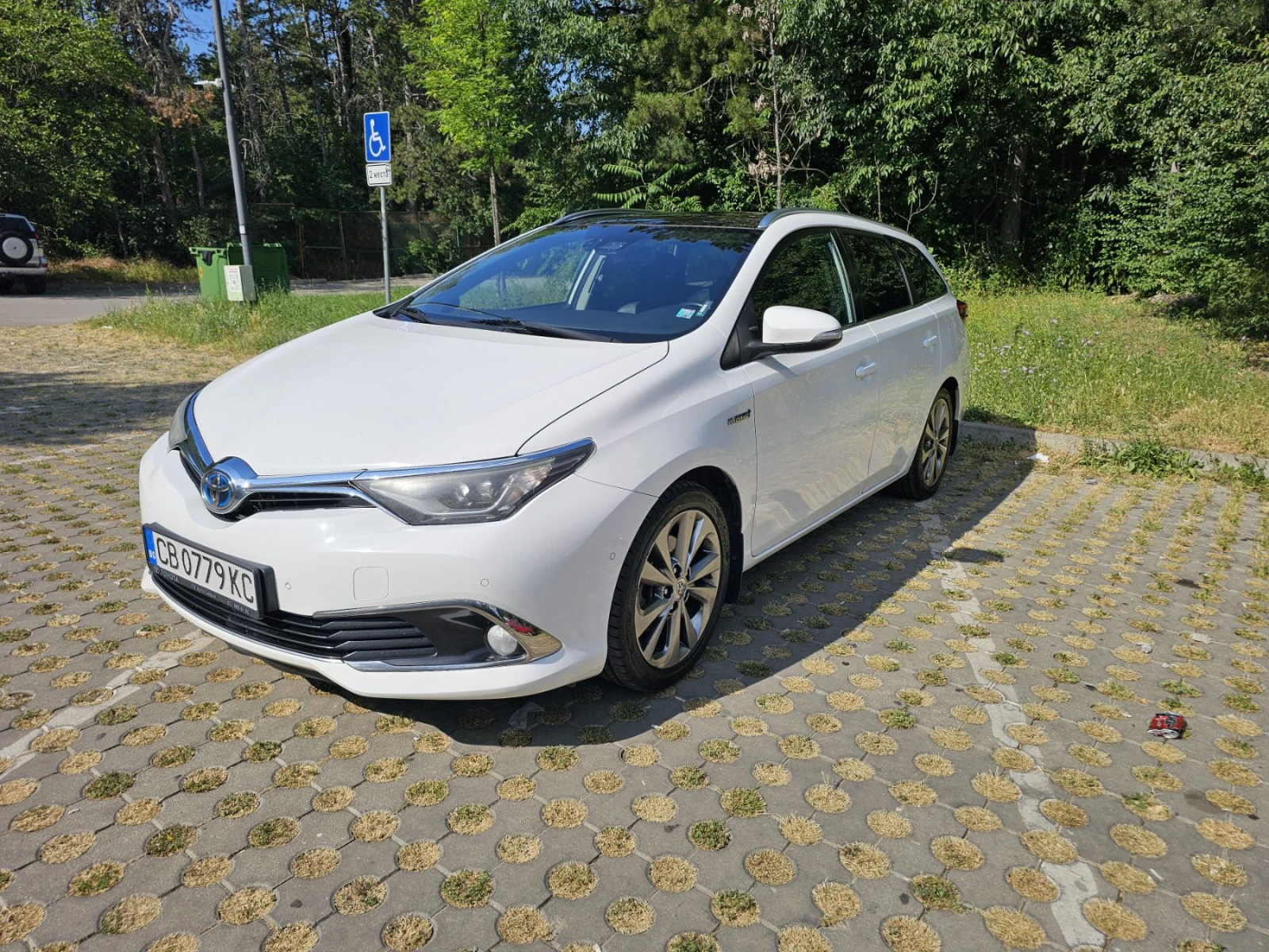 Toyota Auris HSD HIGH Plus (Chic Xtra) - изображение 2