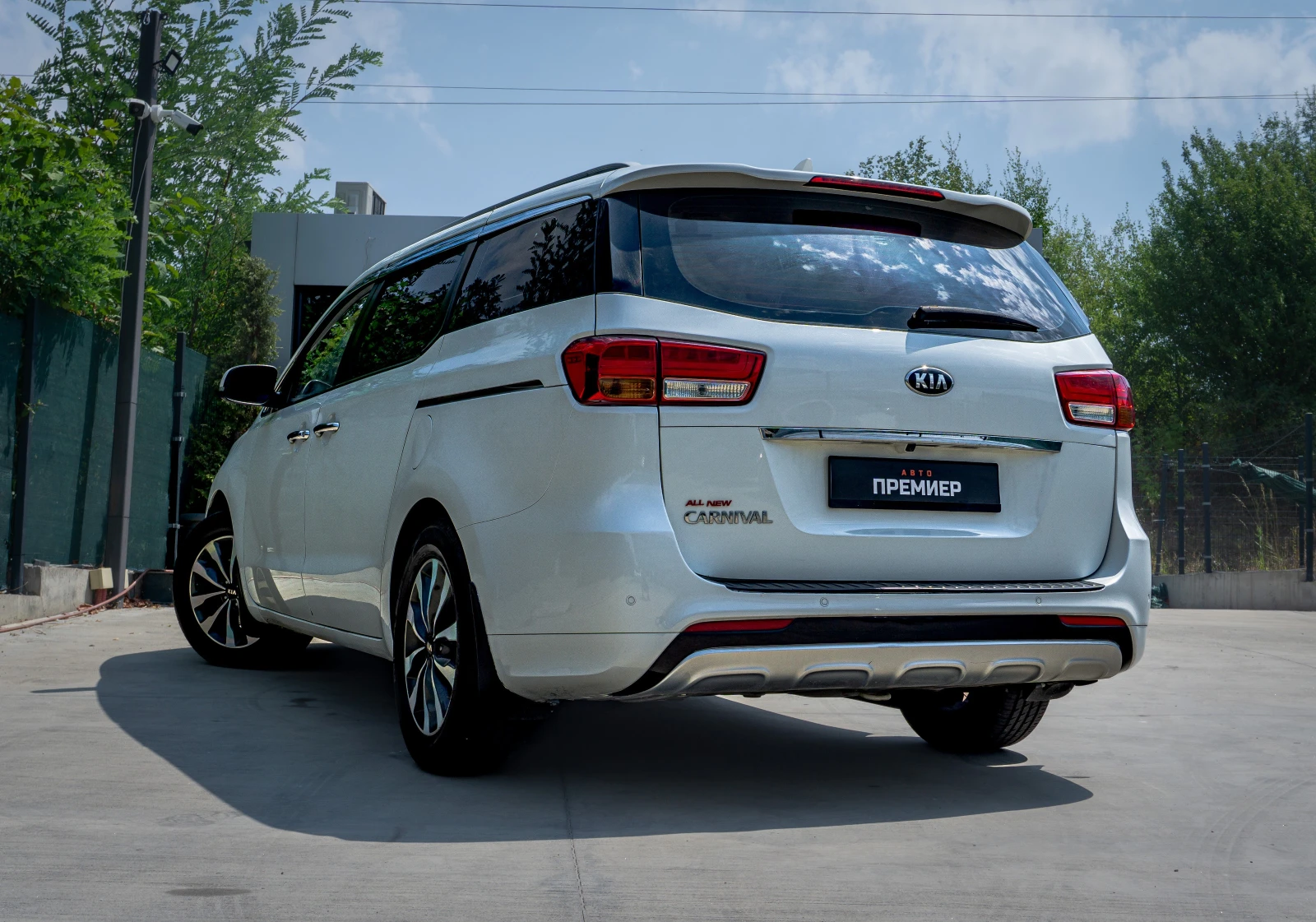 Kia Carnival 2.2 CRDi-9 МЕСТЕН-РЕАЛНИ КИЛОМЕТРИ-6М ГАРАНЦИЯ! - изображение 4