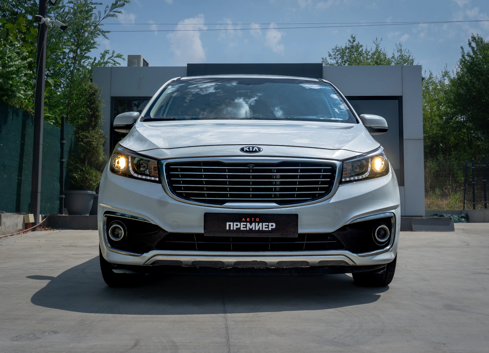 Kia Carnival 2.2 CRDi-9 МЕСТЕН-РЕАЛНИ КИЛОМЕТРИ-6М ГАРАНЦИЯ! - изображение 2