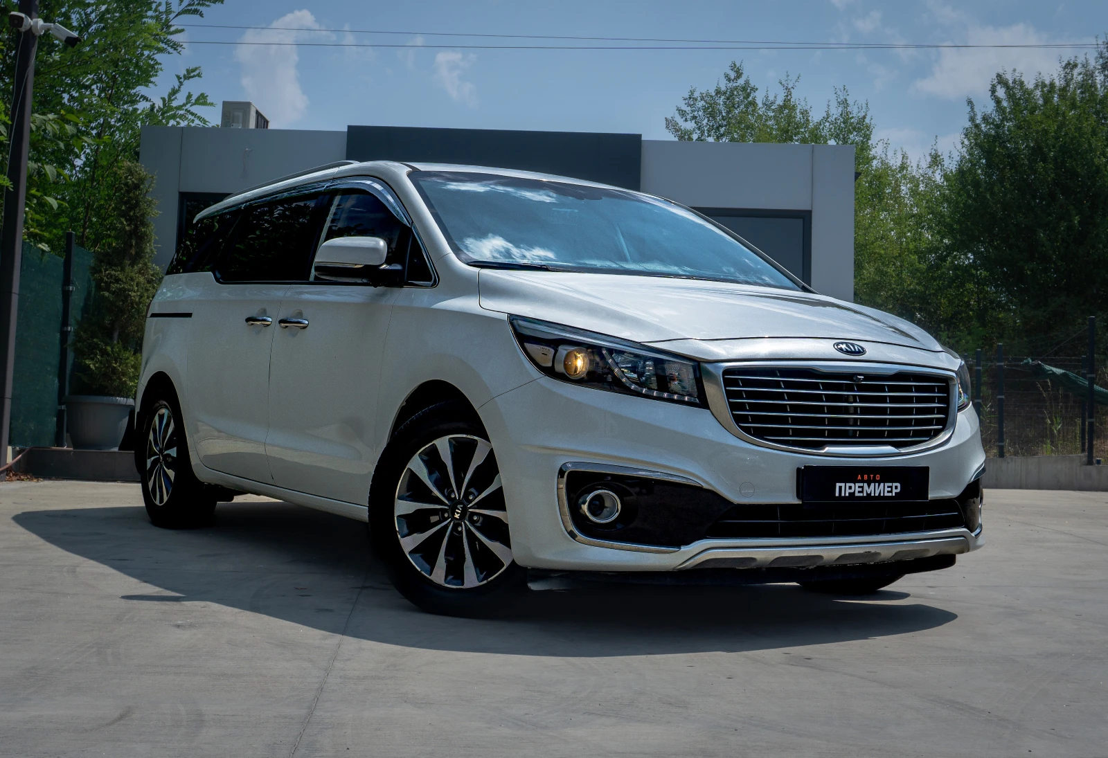Kia Carnival 2.2 CRDi-9 МЕСТЕН-РЕАЛНИ КИЛОМЕТРИ-6М ГАРАНЦИЯ! - изображение 3