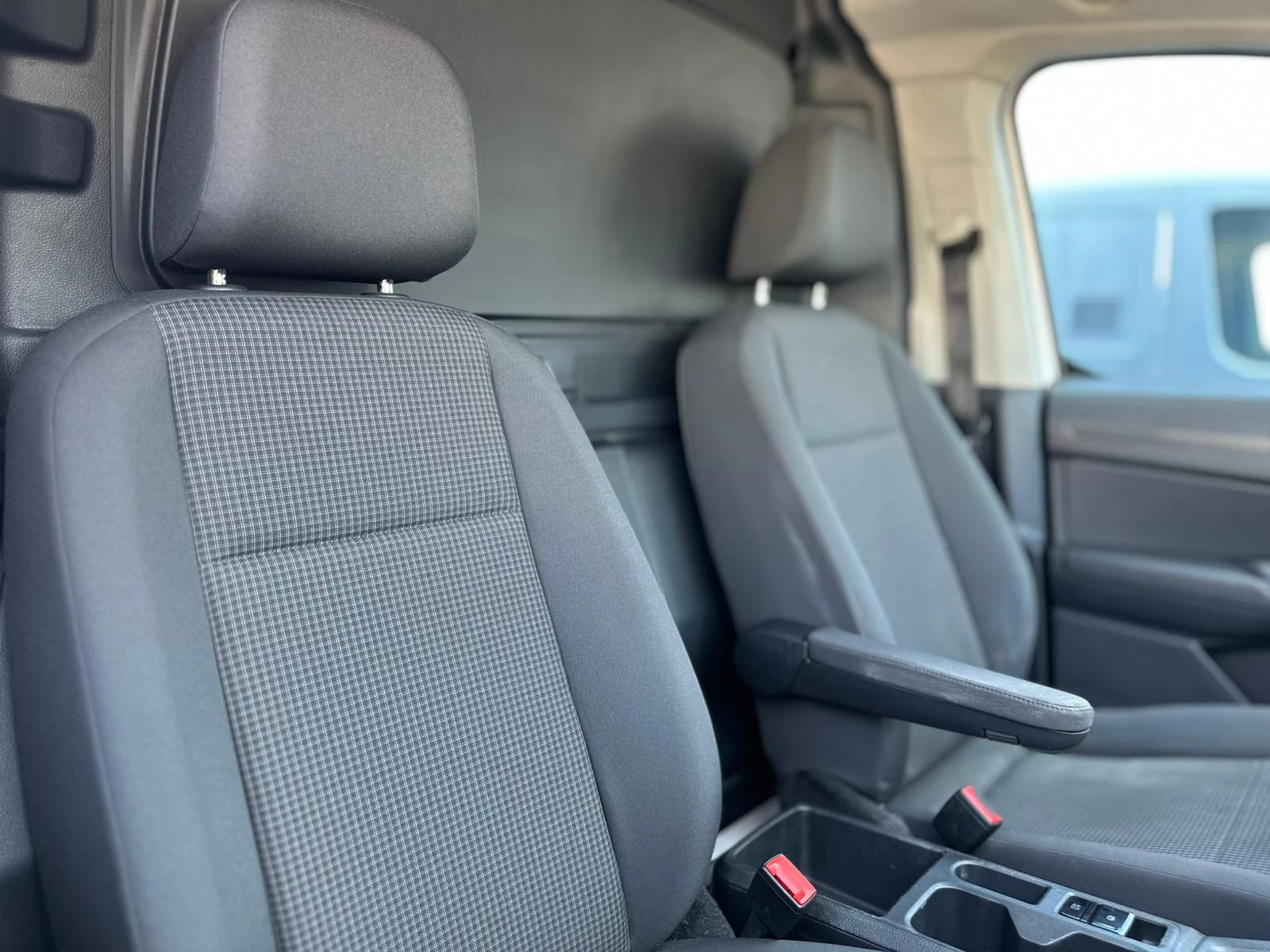 VW Caddy / 2.0 TDI / EURO 6 / TOP / | Mobile.bg   12