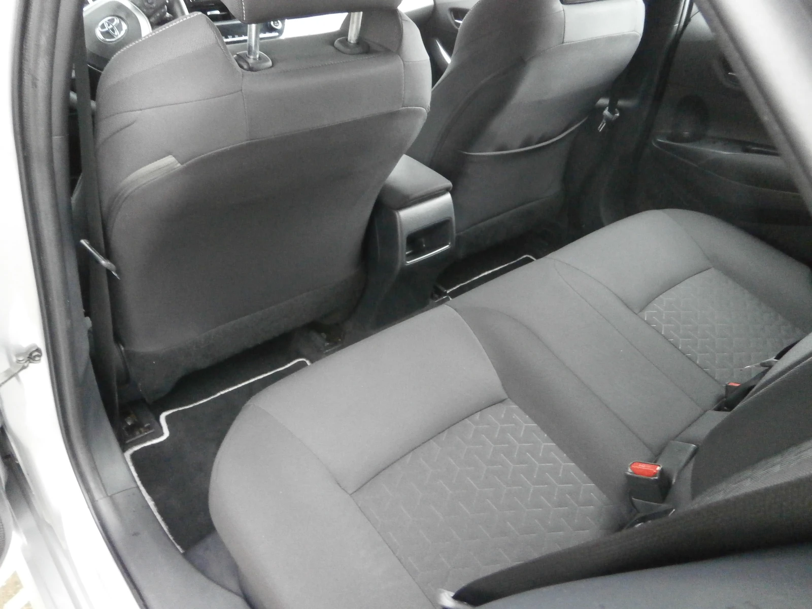 Toyota Corolla 1.8 Hybrid | Mobile.bg � ����������� 11