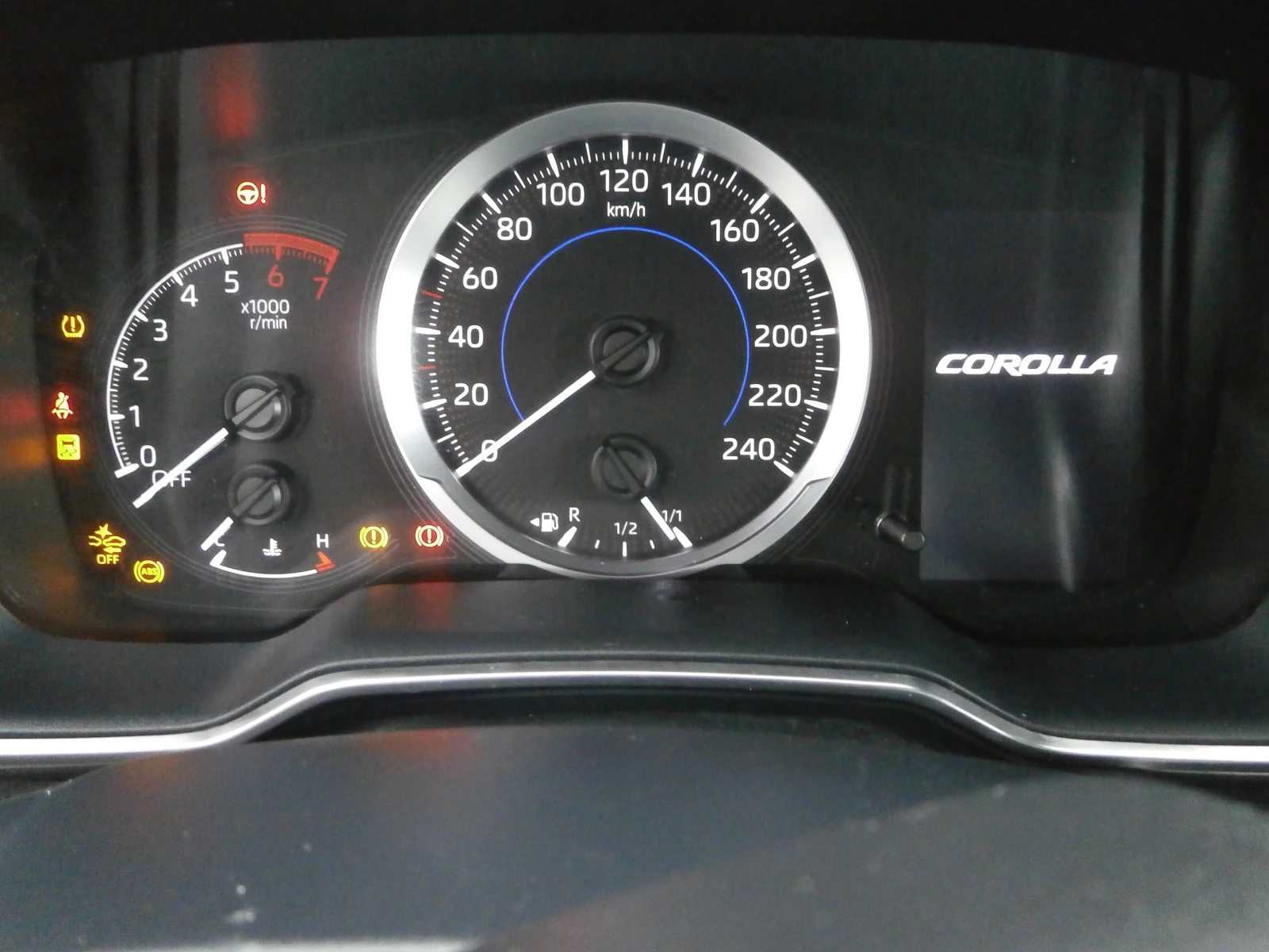 Toyota Corolla 1.8 Hybrid | Mobile.bg � ����������� 14