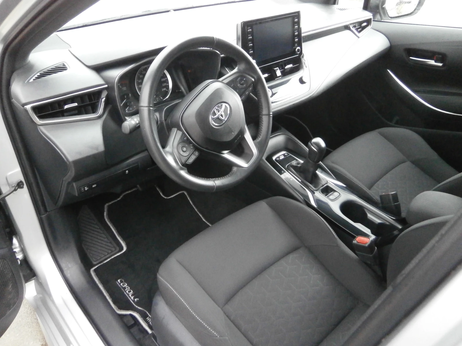 Toyota Corolla 1.8 Hybrid | Mobile.bg � ����������� 9