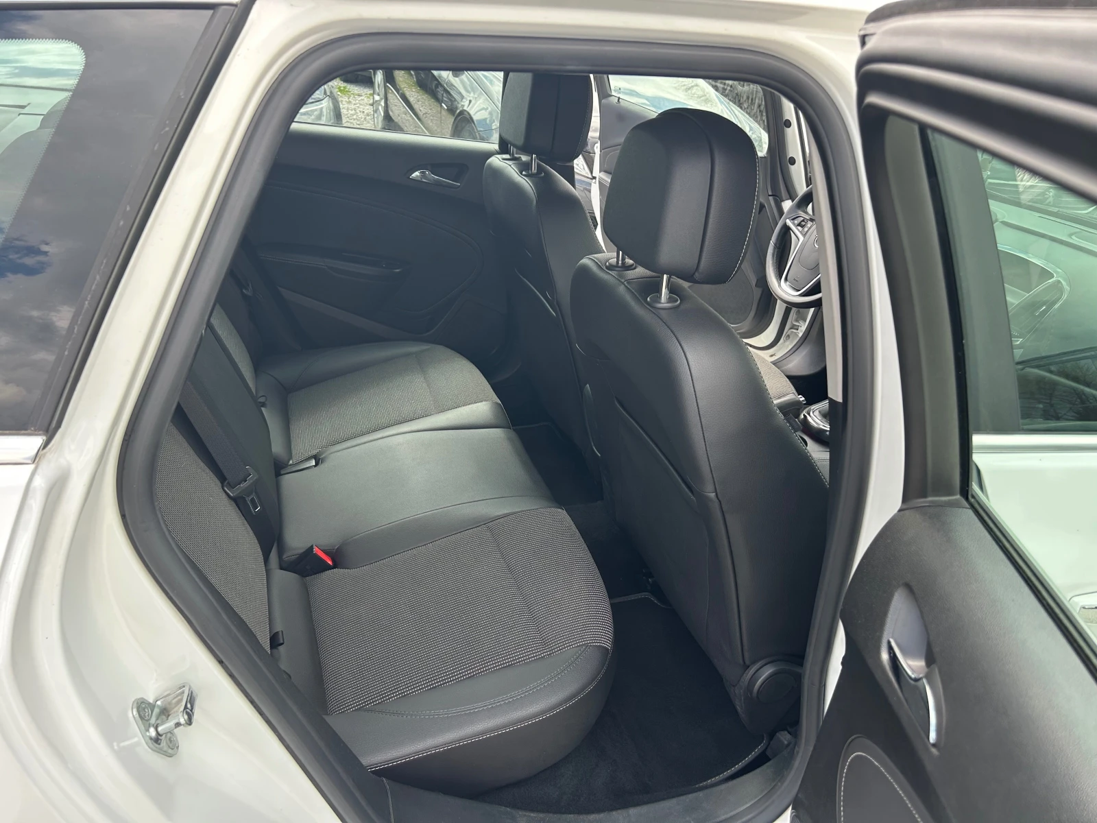 Opel Astra 1, 7CDTI EURO5A, снимка 12 - Автомобили и джипове - 54236197