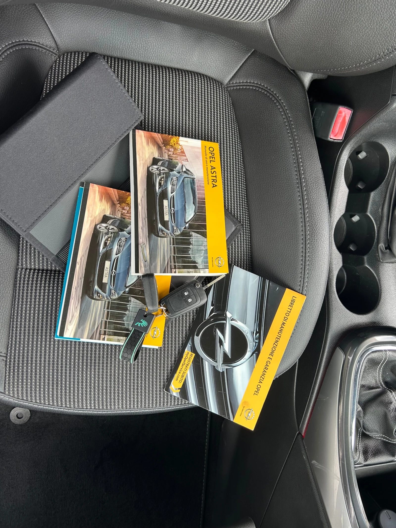 Opel Astra 1, 7CDTI EURO5A, снимка 16 - Автомобили и джипове - 54236197