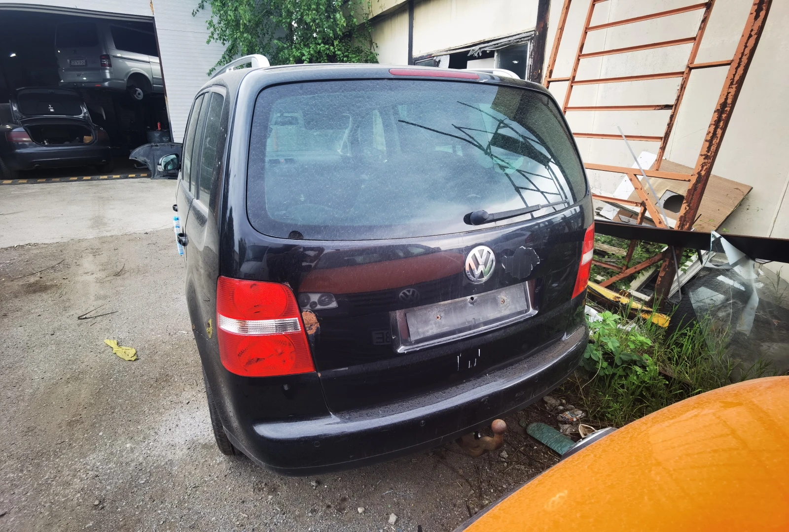 VW Touran, снимка 3 - Автомобили и джипове - 54599352