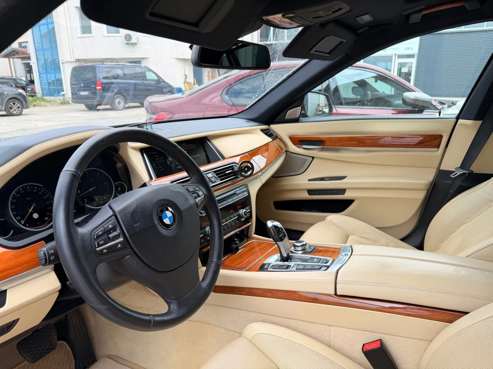 BMW 750 Ld xDrive Individual , снимка 3 - Автомобили и джипове - 54631869