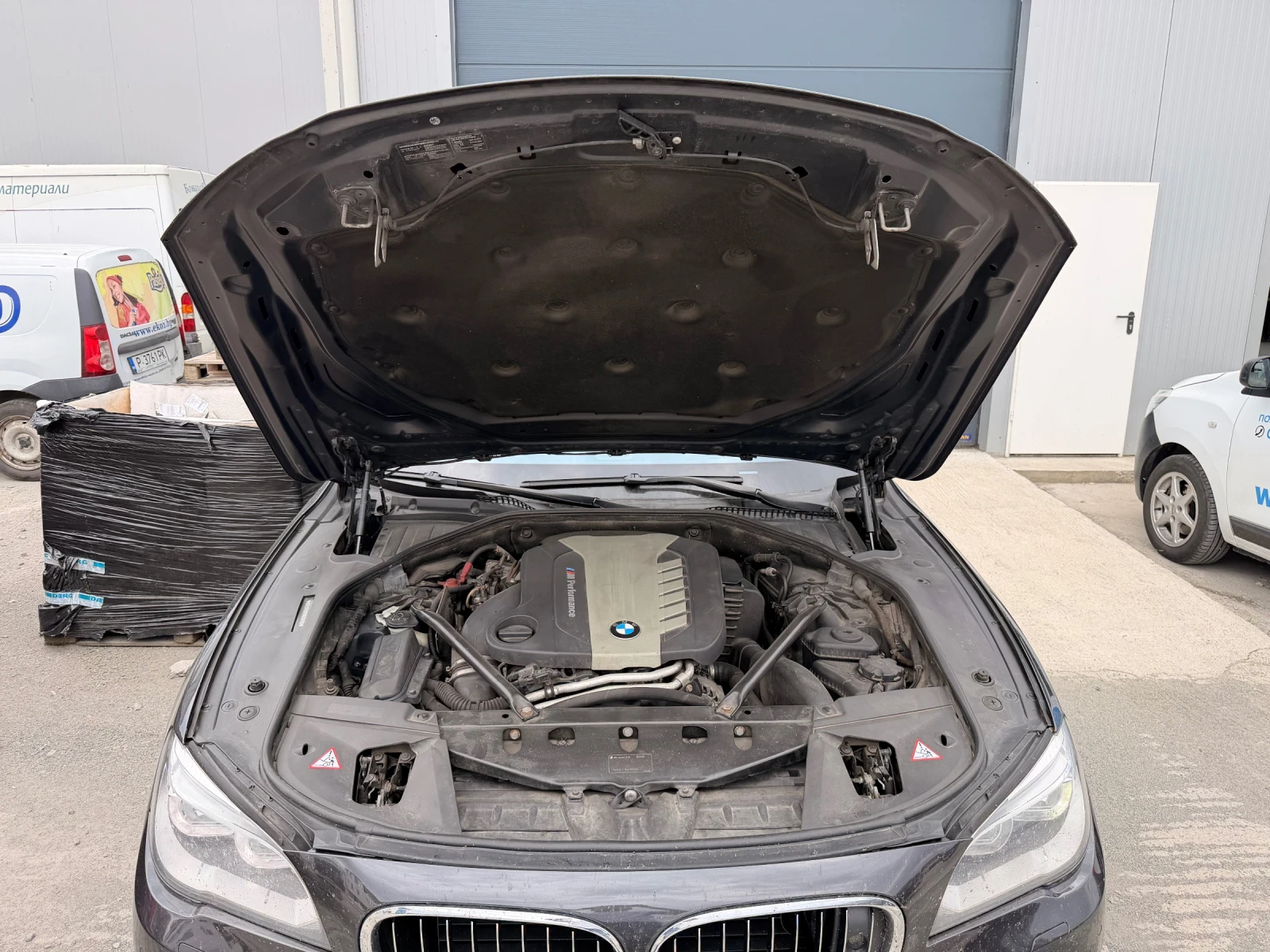 BMW 750 Ld xDrive Individual , снимка 17 - Автомобили и джипове - 54631869