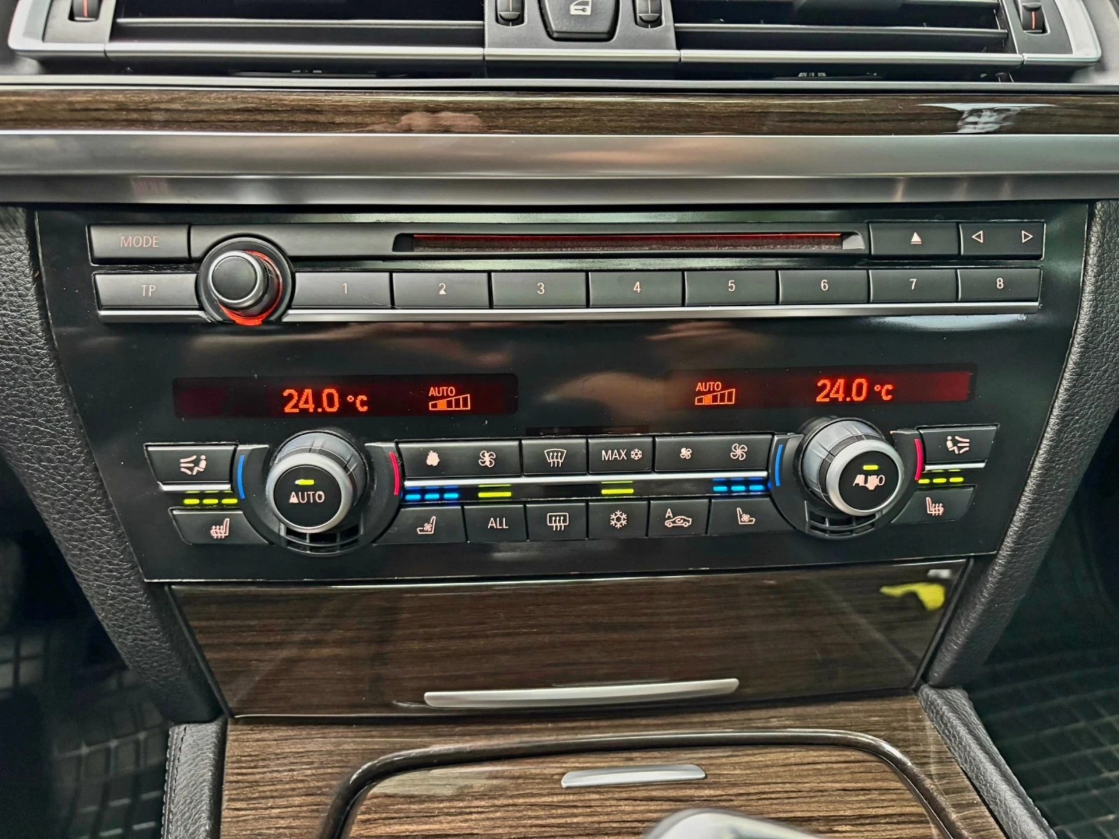 BMW 730  - сменени вериги, реални километри, вакум, FULL !, снимка 14 - Автомобили и джипове - 54888603