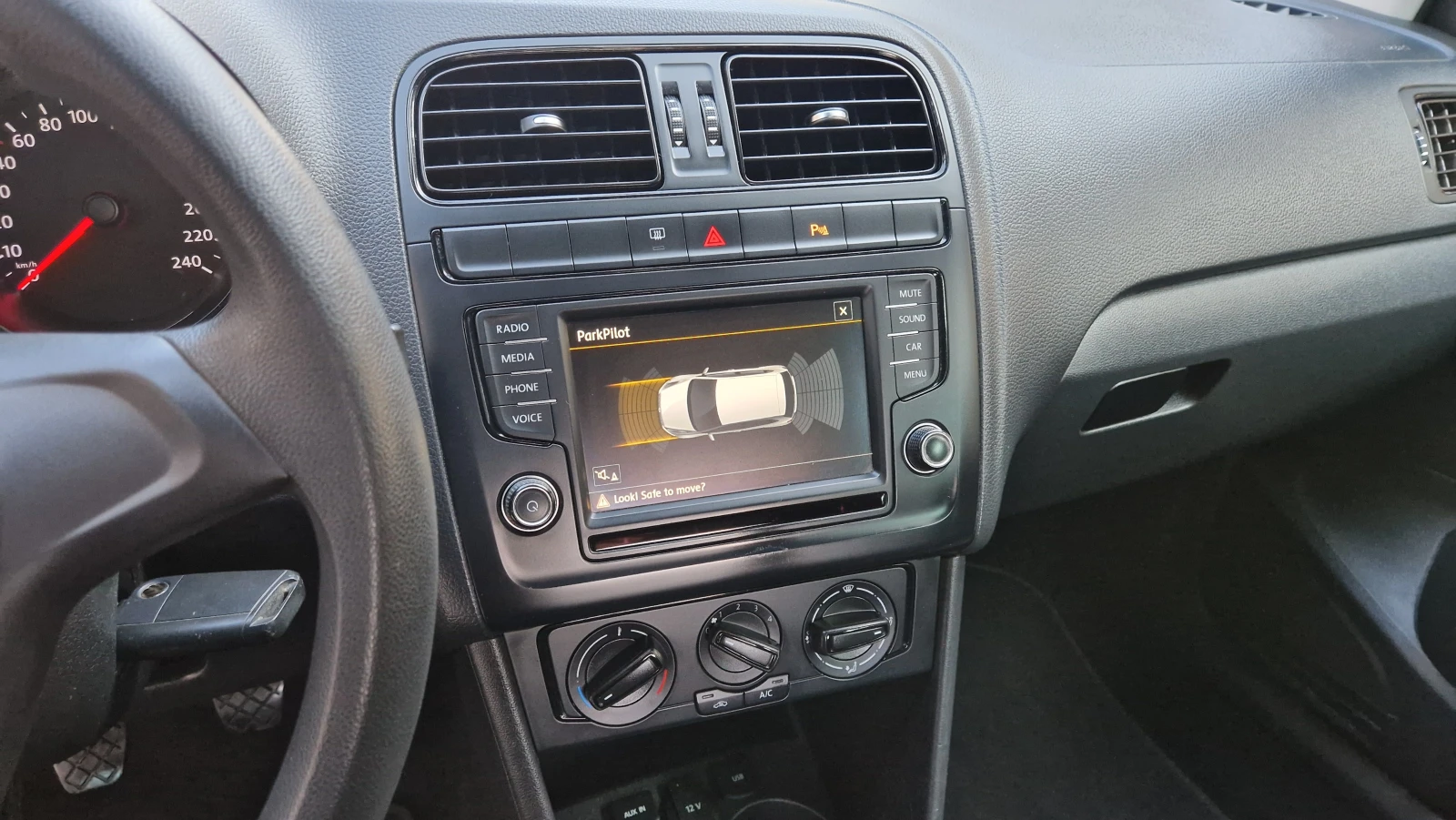 VW Polo 1.4TDI, снимка 16 - Автомобили и джипове - 55052360