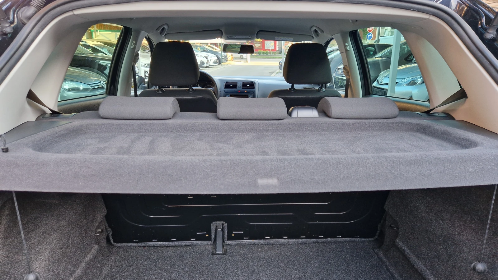 VW Polo 1.4TDI, снимка 15 - Автомобили и джипове - 55052360
