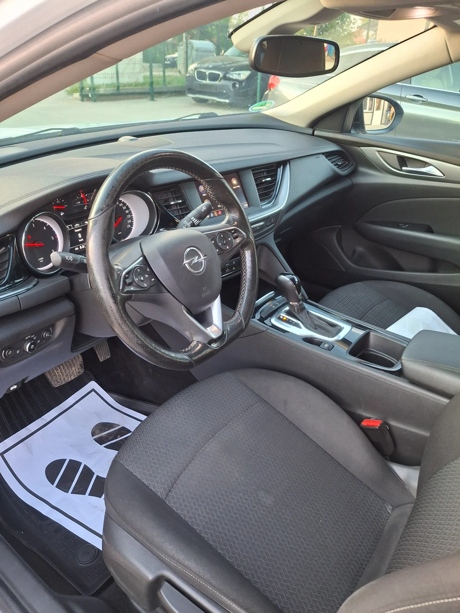 Opel Insignia Grand Sport 1.5D 122 к.с, снимка 11 - Автомобили и джипове - 55053818
