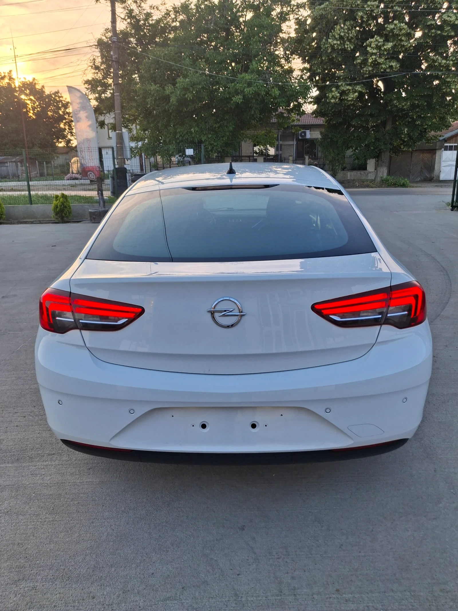 Opel Insignia Grand Sport 1.5D 122 к.с, снимка 7 - Автомобили и джипове - 55053818