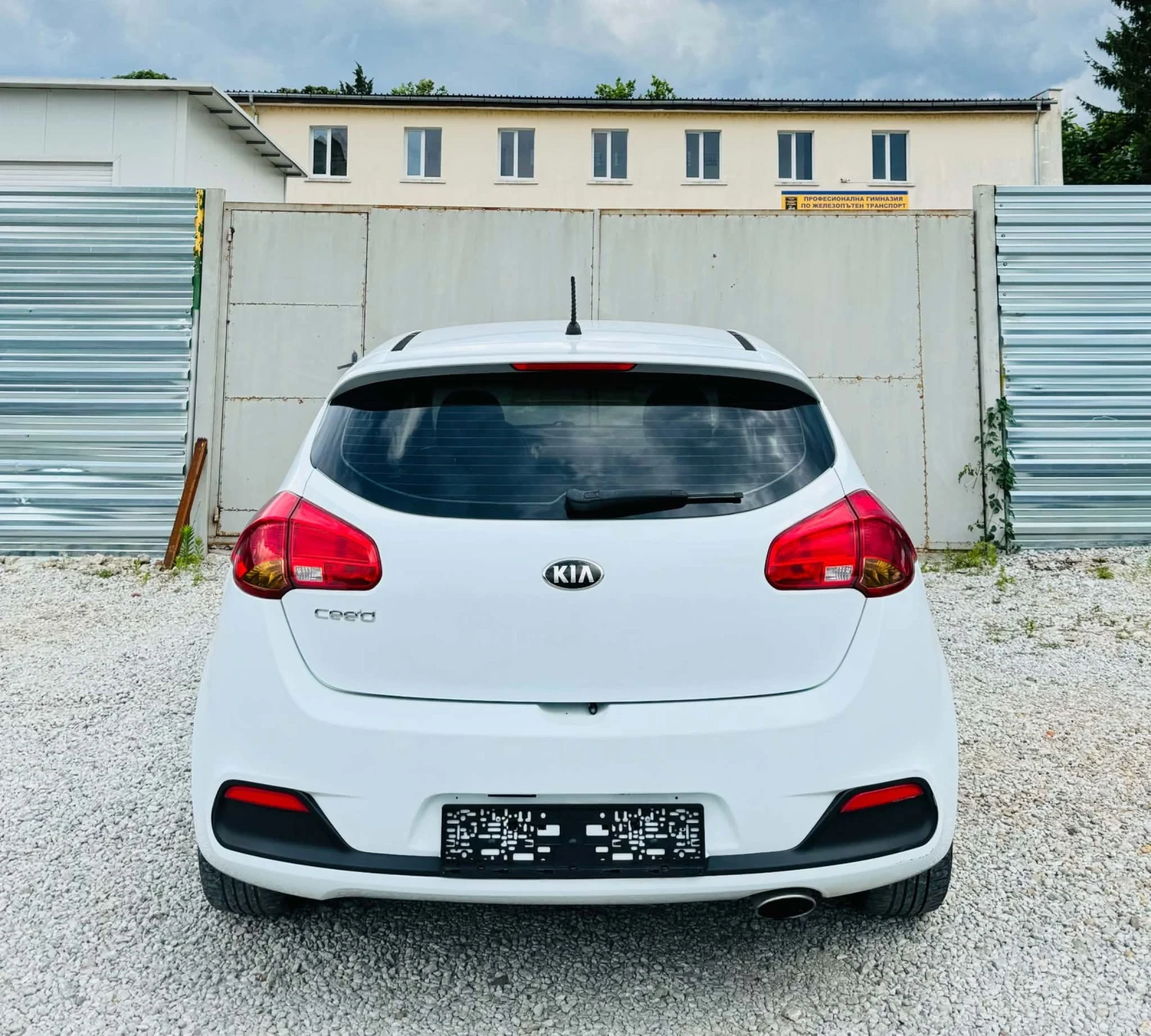 Kia Ceed ГАЗ* CARPLAY , снимка 15 - Автомобили и джипове - 55212432