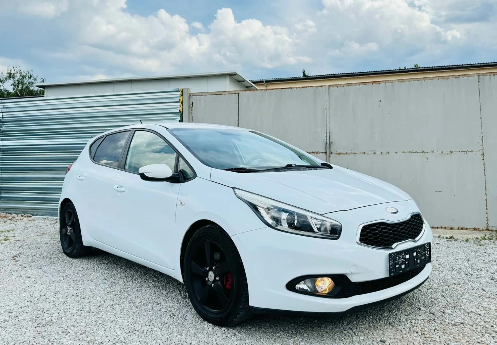 Kia Ceed ГАЗ* CARPLAY , снимка 3 - Автомобили и джипове - 55212432
