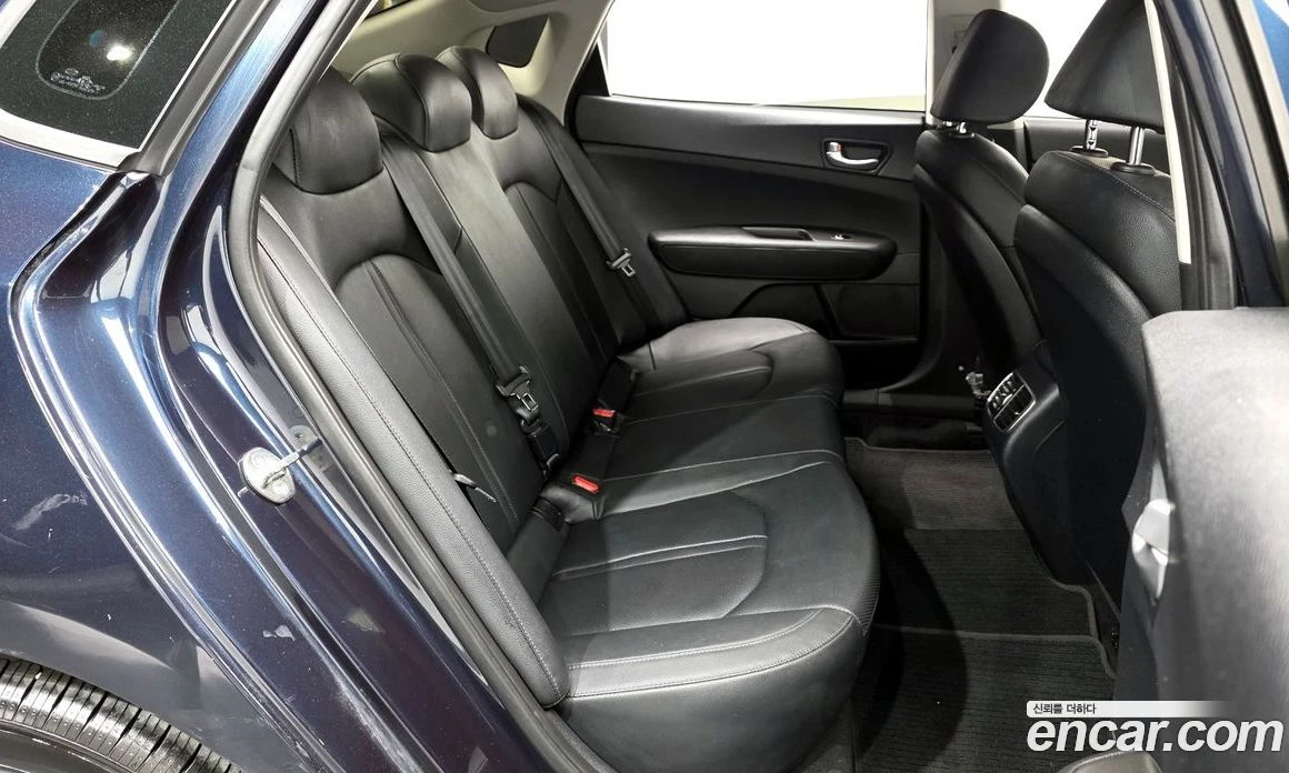 Kia K5 1.7 Diesel Prestige, снимка 12 - Автомобили и джипове - 55669041