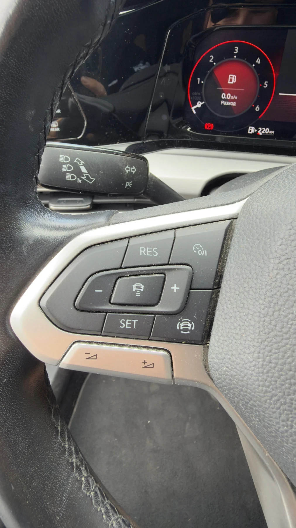 VW Golf Variant 2.0 TDI, снимка 4 - Автомобили и джипове - 55941258