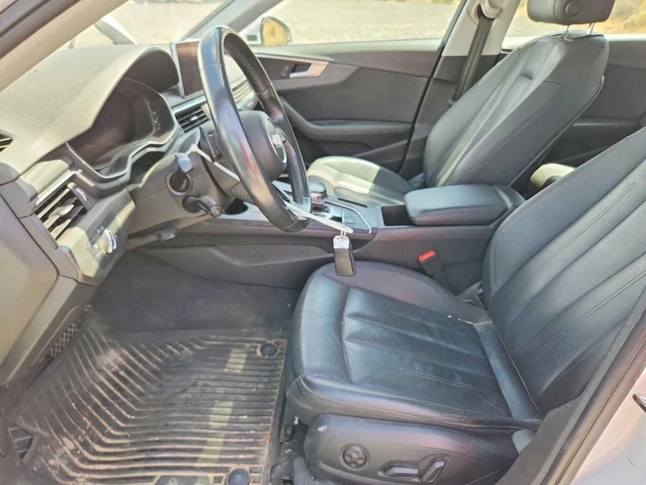 Audi A4 2.0l Premium Plus, снимка 7 - Автомобили и джипове - 56086395