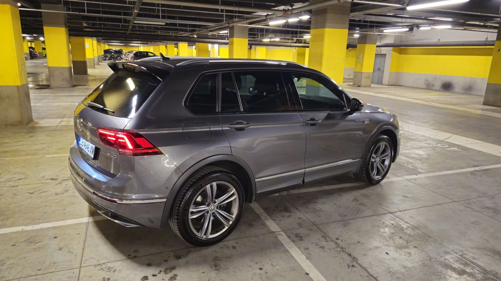 VW Tiguan R Line 4Motion  , история от нова в Порше БГ - изображение 4