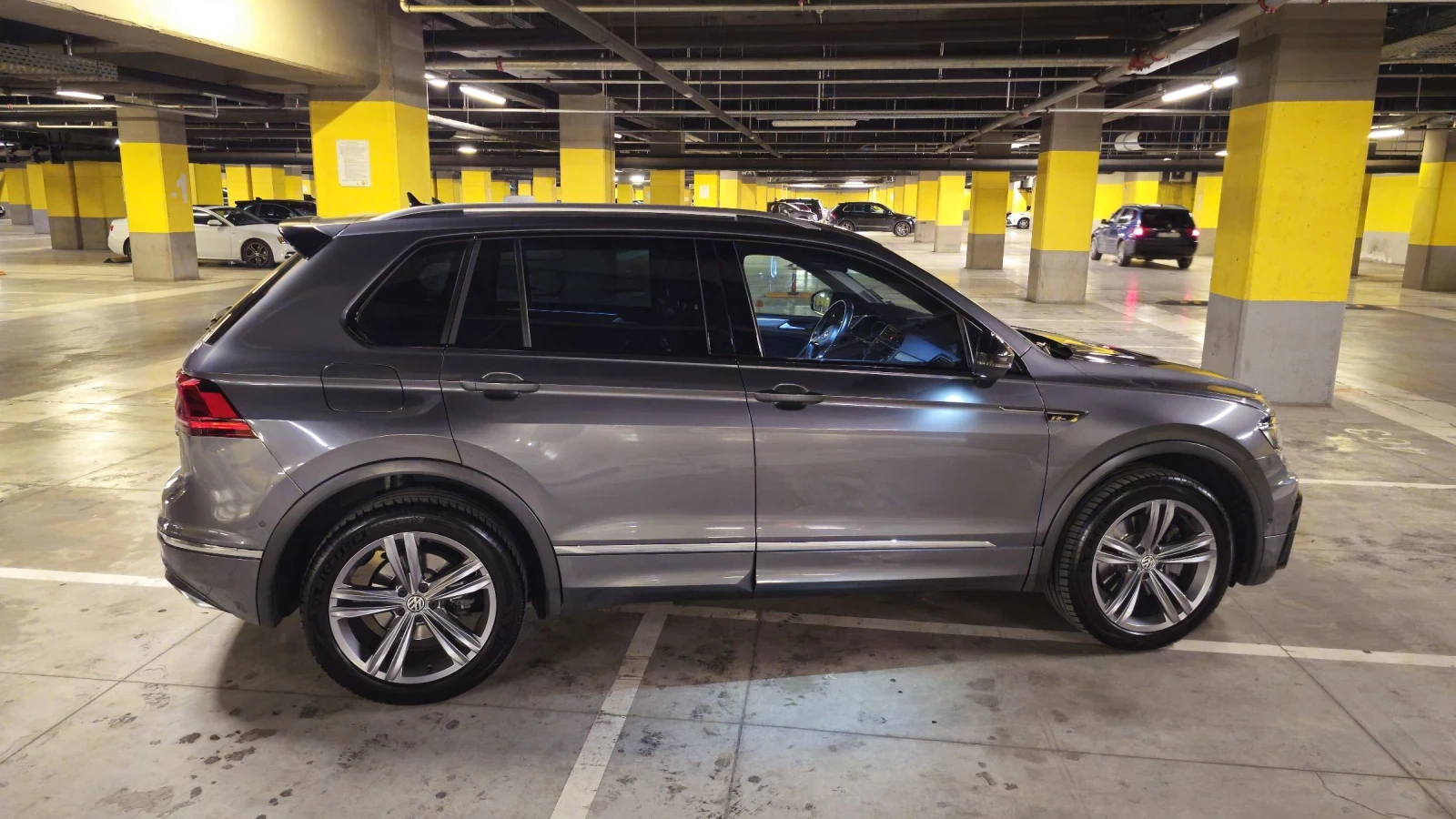 VW Tiguan R Line 4Motion  , история от нова в Порше БГ - изображение 6