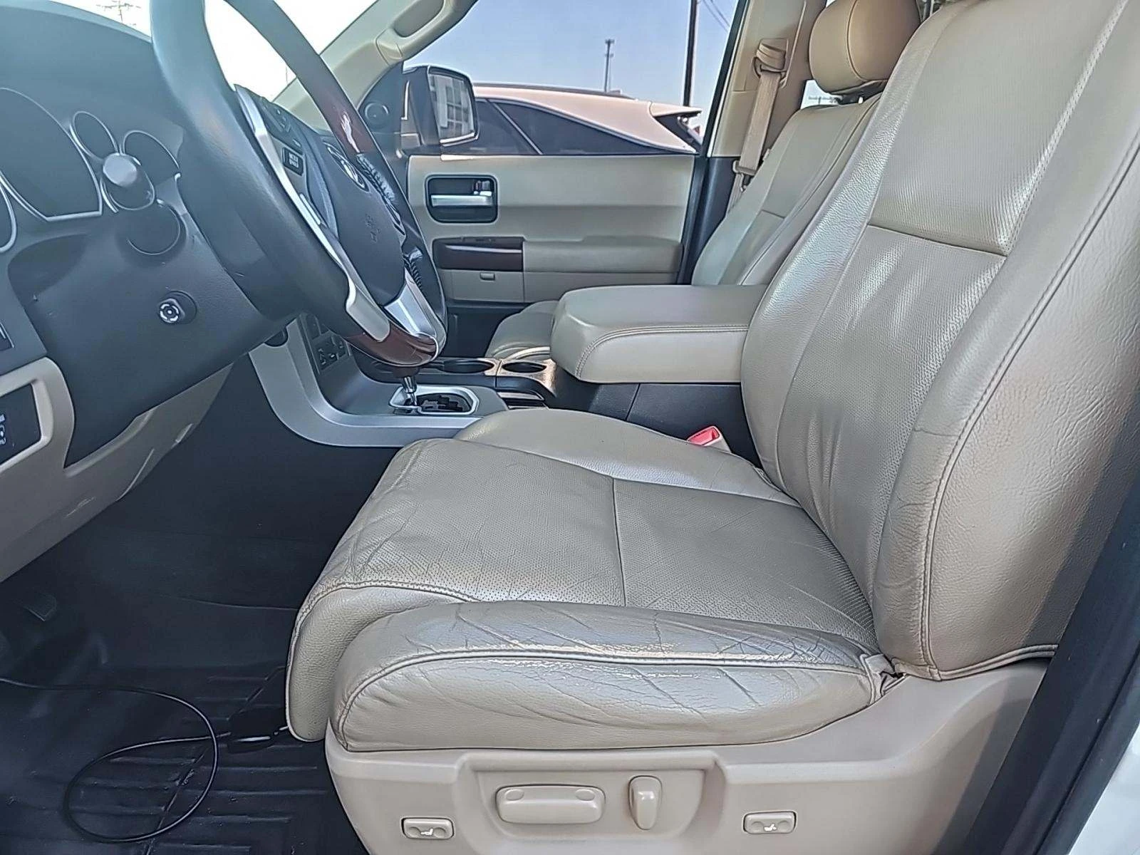 Toyota Sequoia PLATINUM* 4X4* ОБДУХВАНЕ* ПОДГРЕВИ* JBL* ШИБИДАХ   - изображение 5