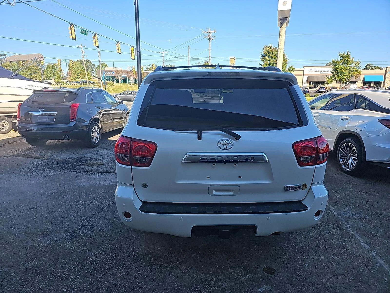 Toyota Sequoia PLATINUM* 4X4* ОБДУХВАНЕ* ПОДГРЕВИ* JBL* ШИБИДАХ   - изображение 3