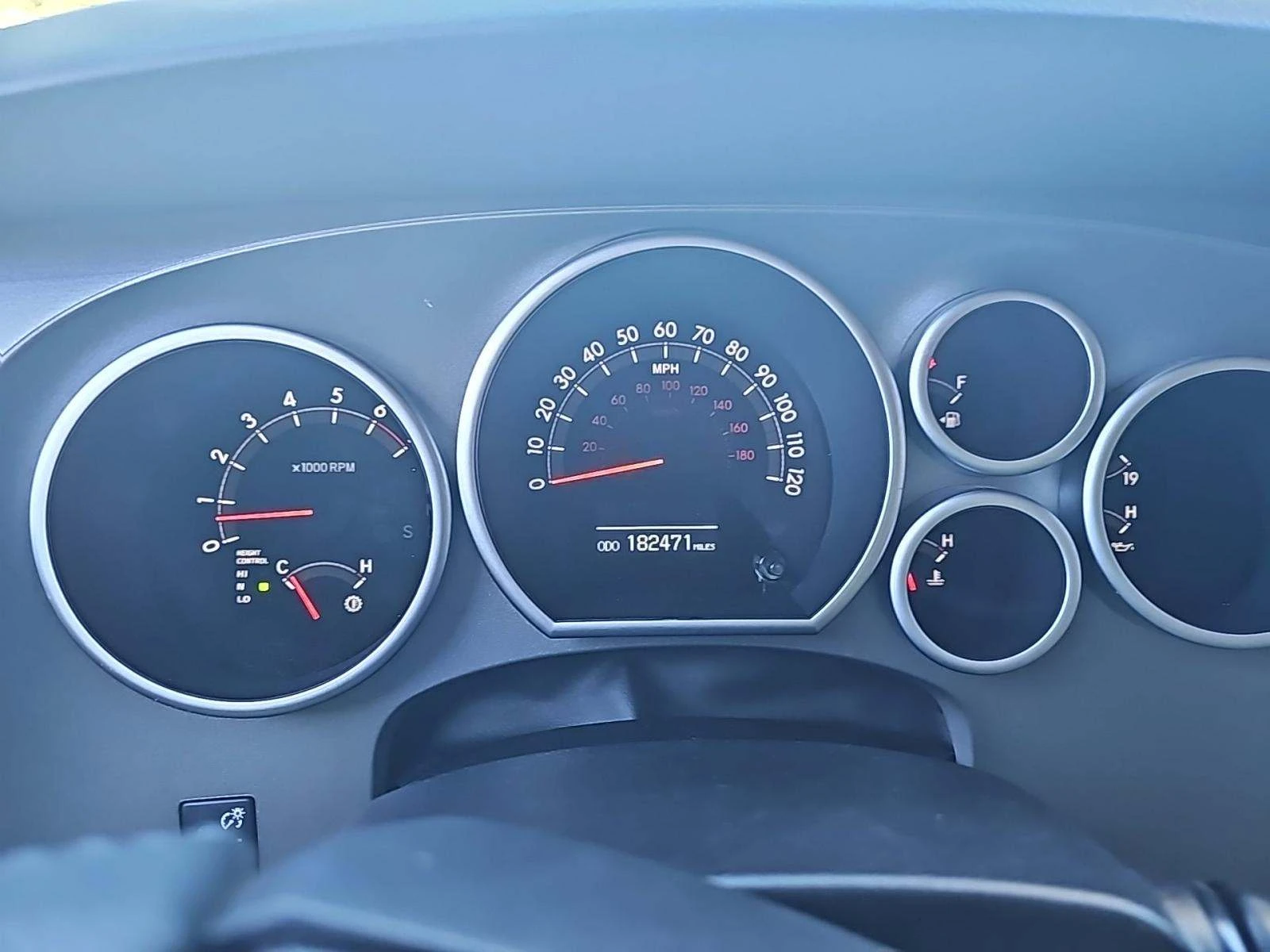 Toyota Sequoia PLATINUM* 4X4* ОБДУХВАНЕ* ПОДГРЕВИ* JBL* ШИБИДАХ   - изображение 6