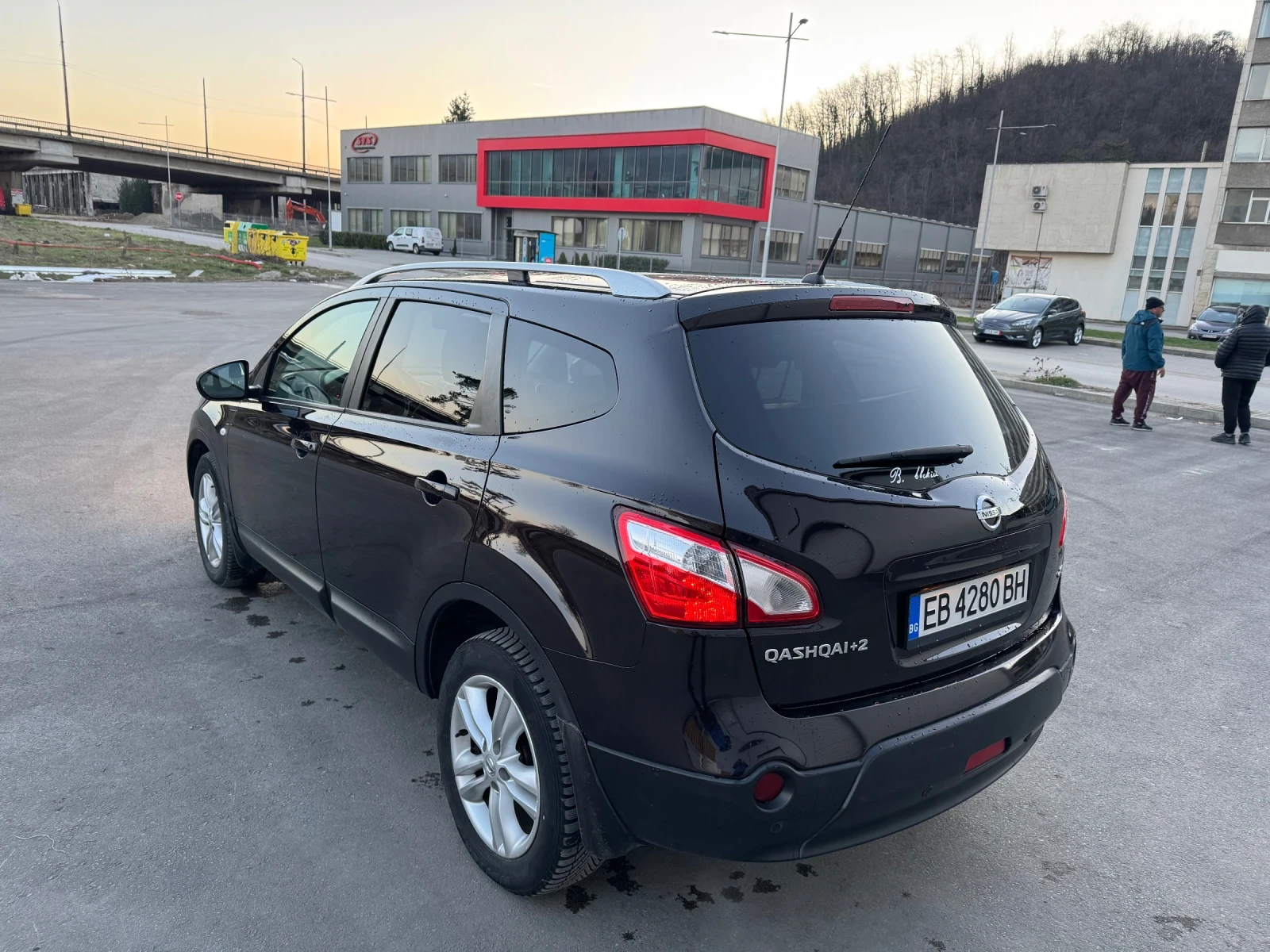 Nissan Qashqai + 2 2.0dci 150k.c. 4x4 * Автомат * Панорама, снимка 3 - Автомобили и джипове - 53721621