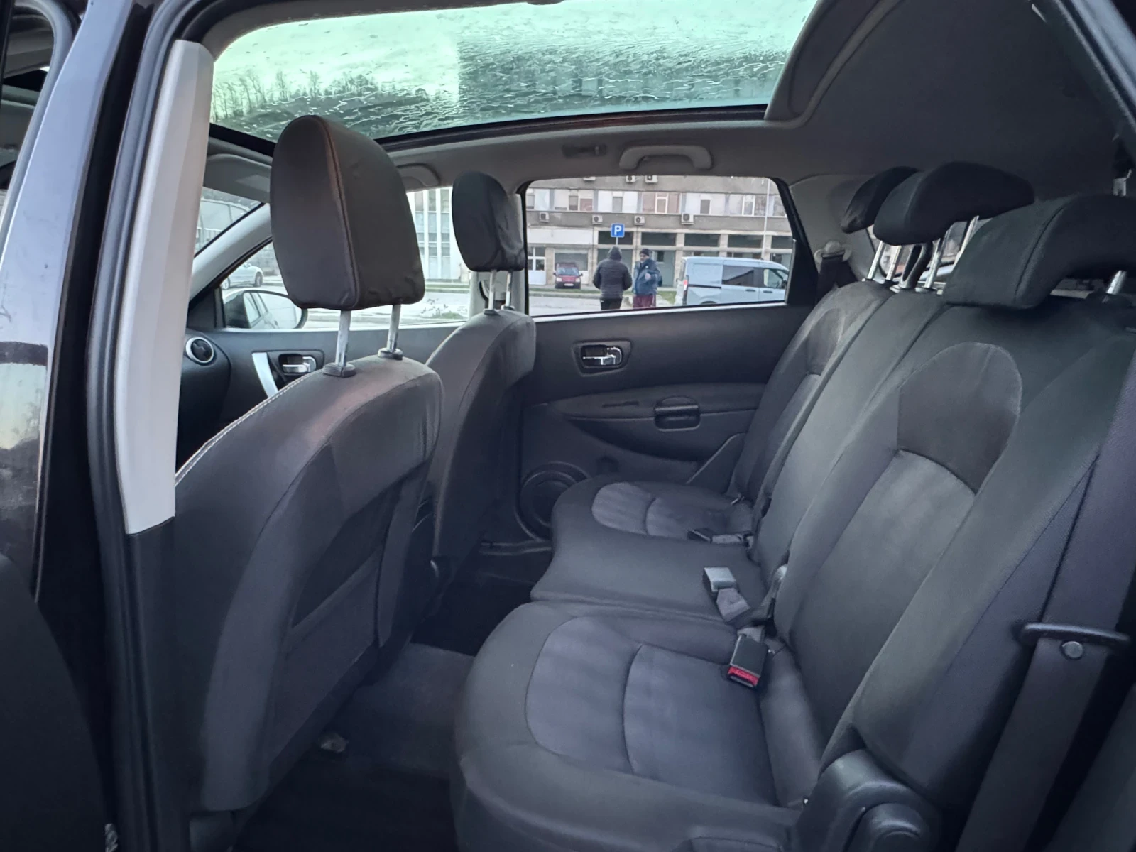 Nissan Qashqai + 2 2.0dci 150k.c. 4x4 * Автомат * Панорама, снимка 14 - Автомобили и джипове - 53721621