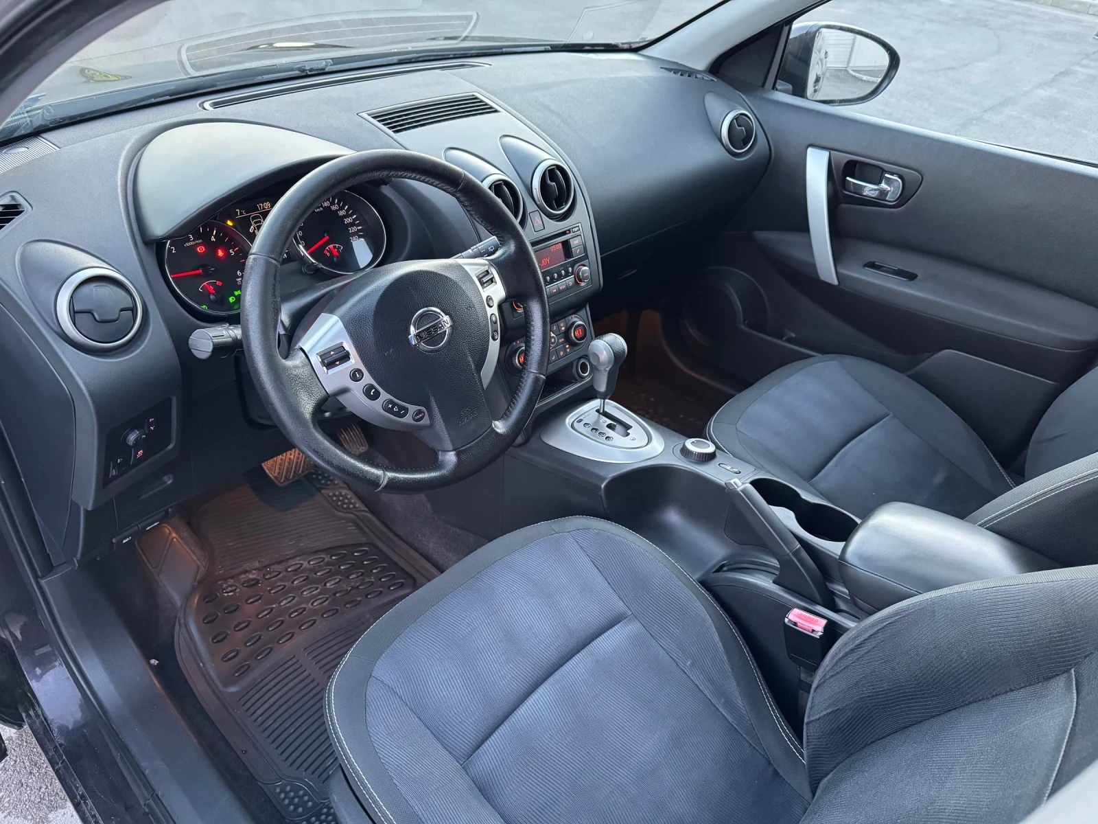 Nissan Qashqai + 2 2.0dci 150k.c. 4x4 * Автомат * Панорама, снимка 9 - Автомобили и джипове - 53721621