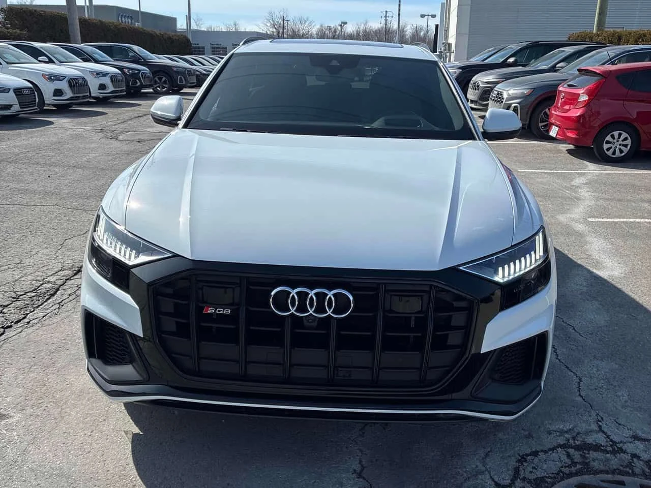 Audi SQ8 * CARFAX * ДИСТРОНИК* ОБДУХВАНЕ*  - изображение 6