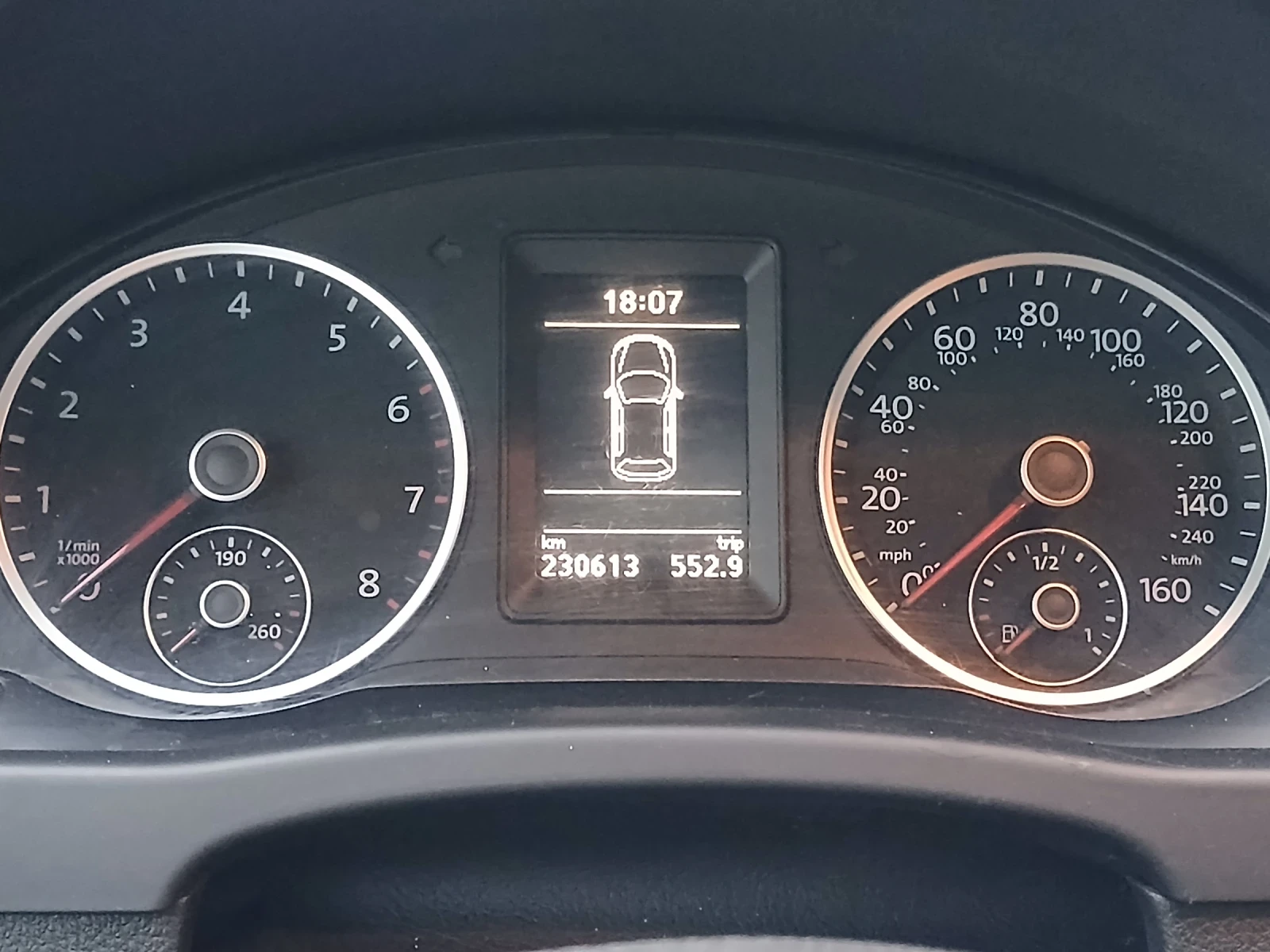 VW Tiguan TSI 4 Motion, снимка 14 - Автомобили и джипове - 53938035