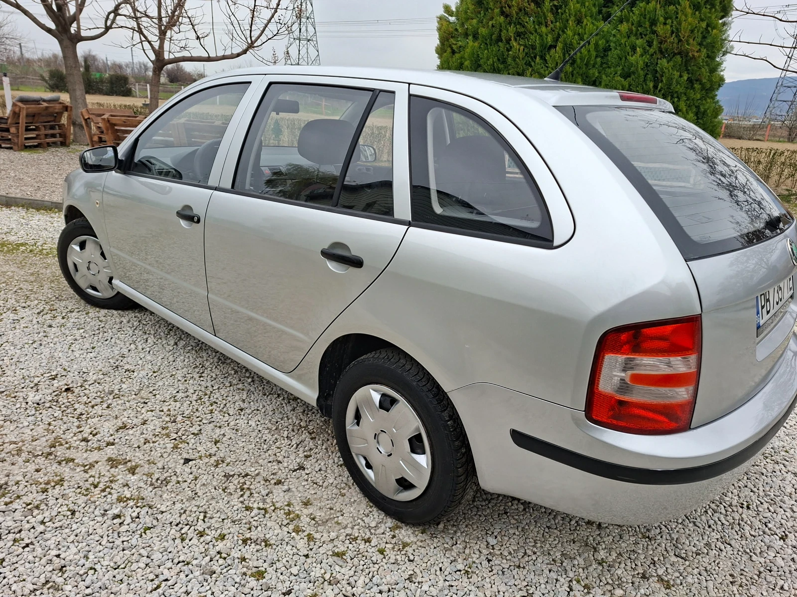 Skoda Fabia Бензин, снимка 9 - Автомобили и джипове - 53977085